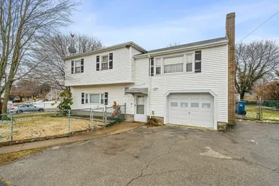 90 Vallaro Rd 1