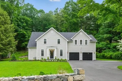 98 Great Plain Ave