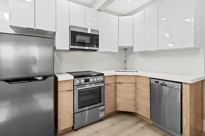 87-89 Malden St #102 1