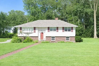 11 Rennie Dr 1