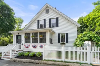 32 Stocker Avenue 1