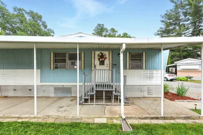 404 Southwick Rd #32 1