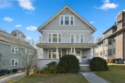 48 Manthorne Rd #2