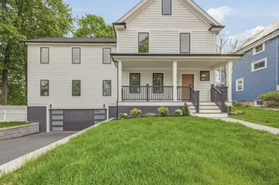 284 Webster St 1