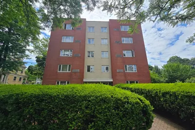 114 Pleasant St #306