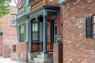 174 Broadway St #1 1