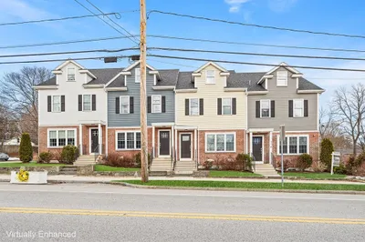176 Main St #3 1