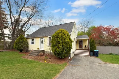 565 Lake St 1