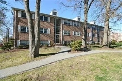 41 Farrwood Ave #9
