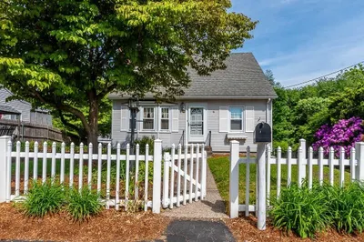 16 Miriam Dr