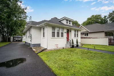 332 Newton St 1