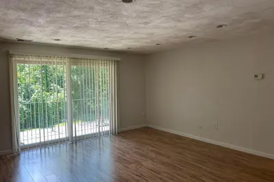 109 Oak Ln #6 1