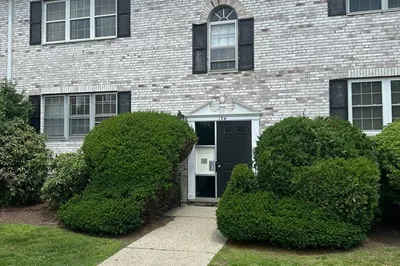194 Lake Ave #4 1