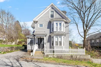 19 Columbia St 1