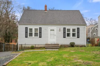 21 Manomet Beach Blvd 1