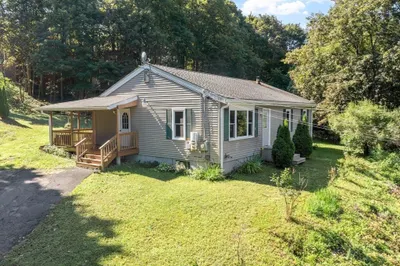 56 Bliss St 1