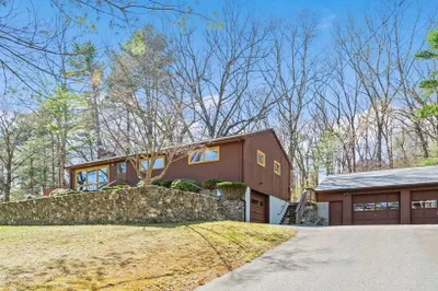 38 Collins Rd