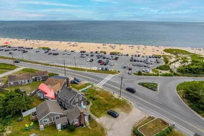 1060 Craigville Beach Rd 1