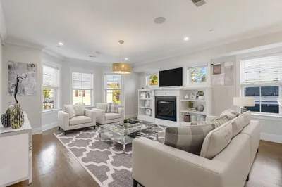 8 Enterprise St #2
