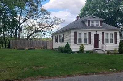 42 Lakeside Dr 1