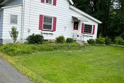 210 Hillside Rd