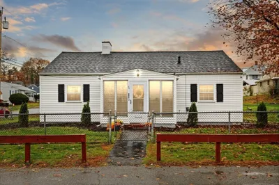 83 Oakside Ave