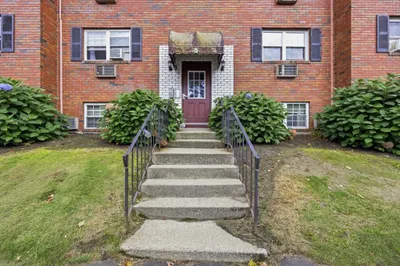 5 MaplE CrEst CirclE #E 1