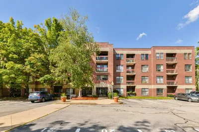 14 Heron St #307