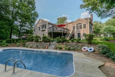 57 Oxford Dr 1