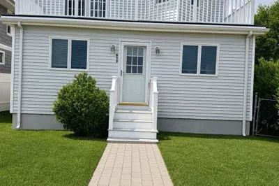 639 Quincy Shore Dr 1