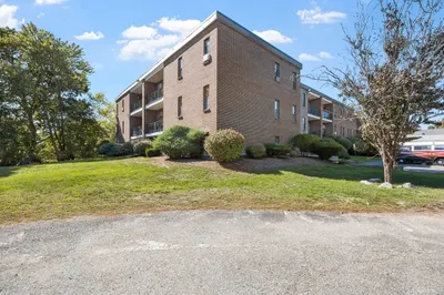 11 Riverside Ave #2