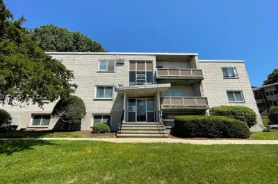 29 JacquElinE Road #E