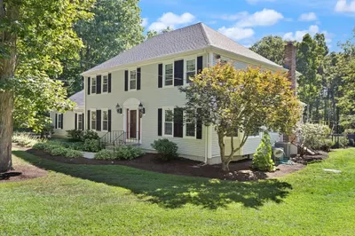 9 Bogastow Circle 1