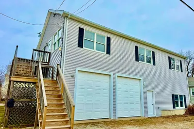 7 J Street Year Round St #top floor 1