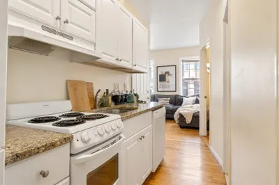 28 Phillips St #3 1