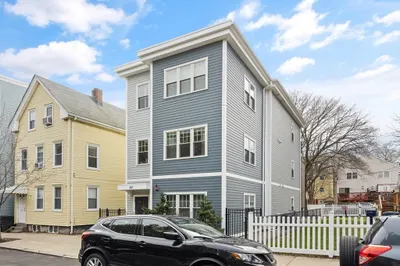 361 Maverick St #2
