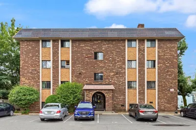 301 Lowell Street Condo St #31