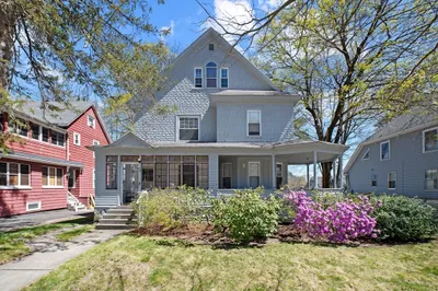 40 Richmond Ave 1
