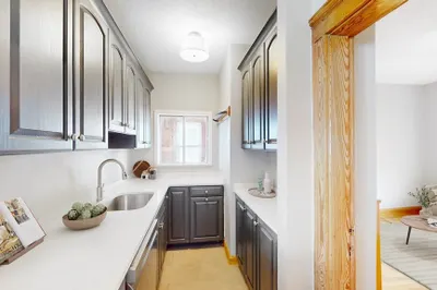 93 Faywood Ave #2