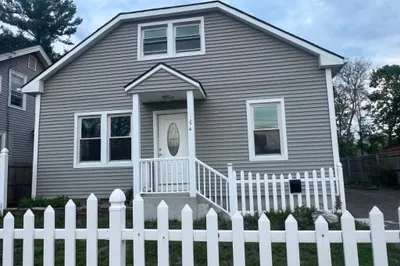 1276 Page Blvd 1