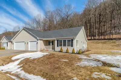 25 SnowBerry Cir #B 1