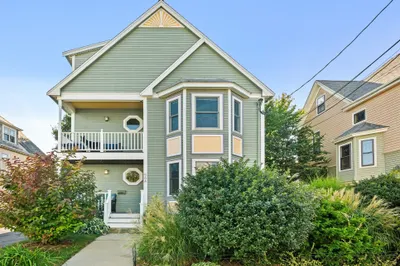 56 Hewlett Street #1 1