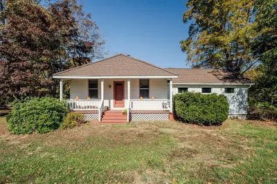 200 Long Plain Rd