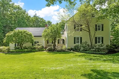 158 Kettle Hole Rd 1