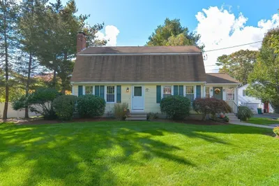 51 Robyn Rd 1
