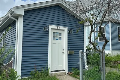 52 Hunt St