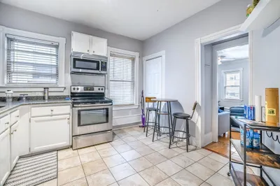 59 Gates St #101 1