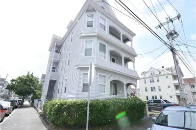 168 Hemlock St #2 1