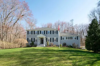 18 Longmeadow Rd