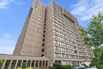 250 Hammond Pond Parkway #609N 1